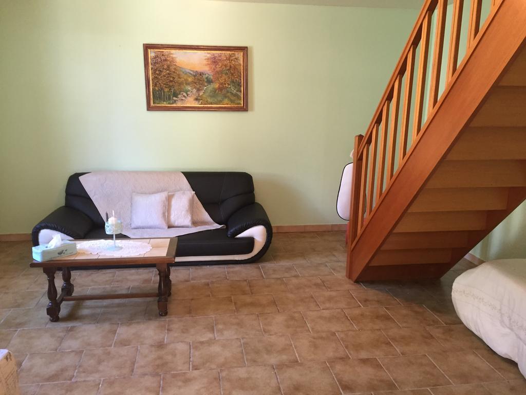 Au Repos De La Blaise Guest House Bagian luar foto