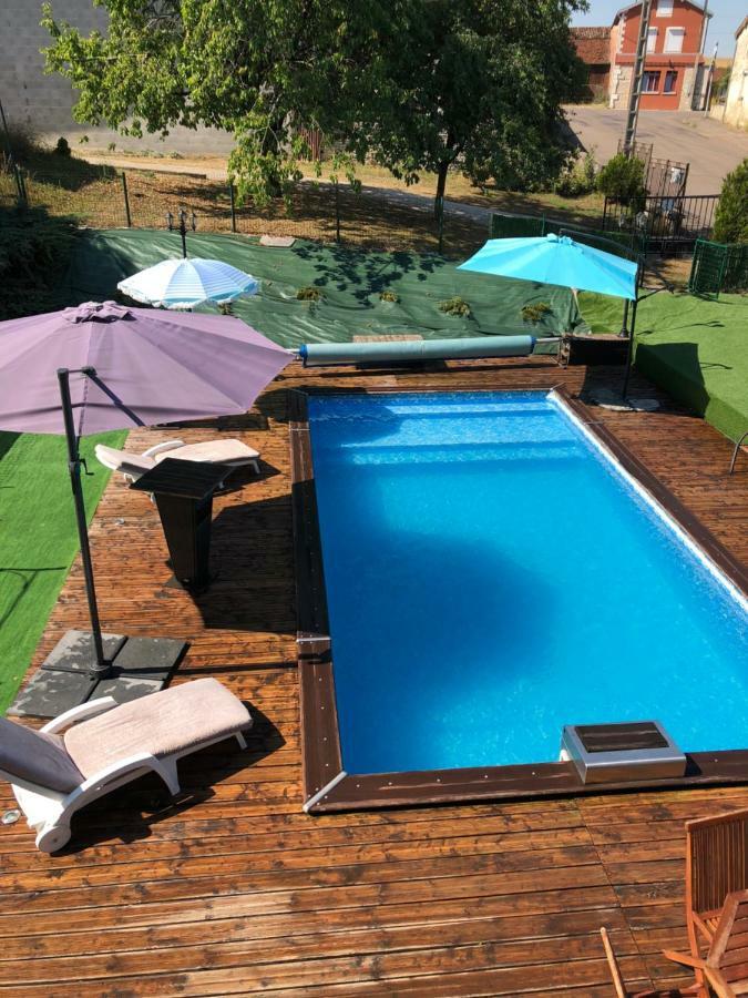 Au Repos De La Blaise Guest House Bagian luar foto